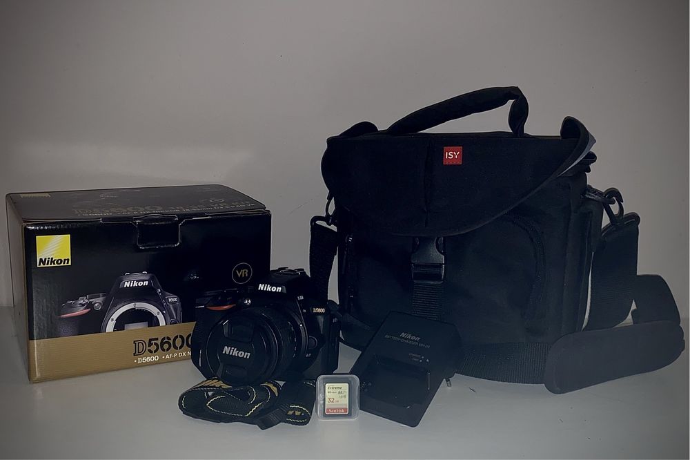 Nikon D5600 + 18-55 AF-P VR