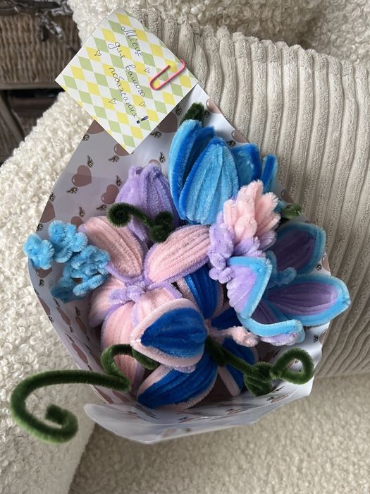 букет пухнастих квітів