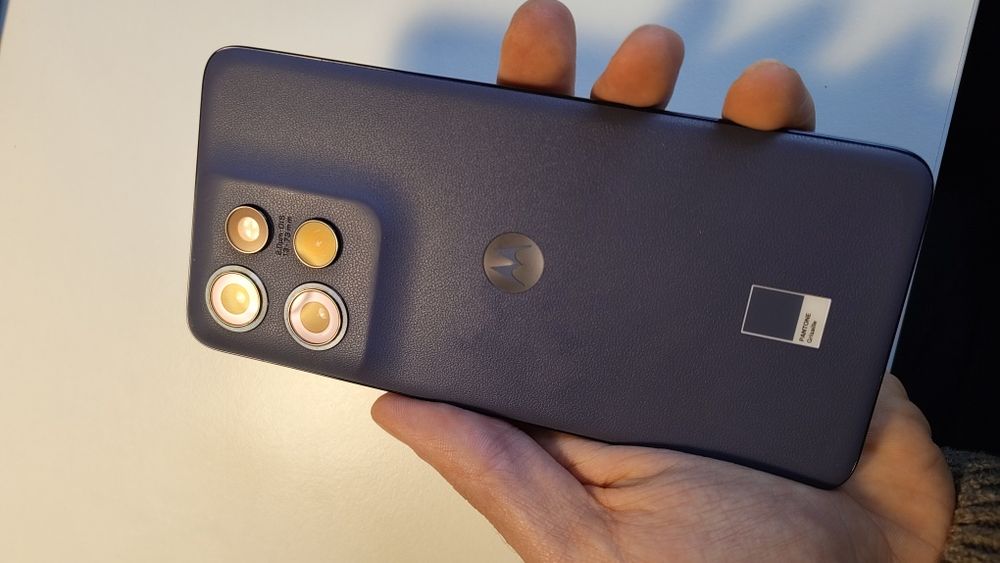 Motorola Edge 50 Neo - Ecrã estalado. Com fatura