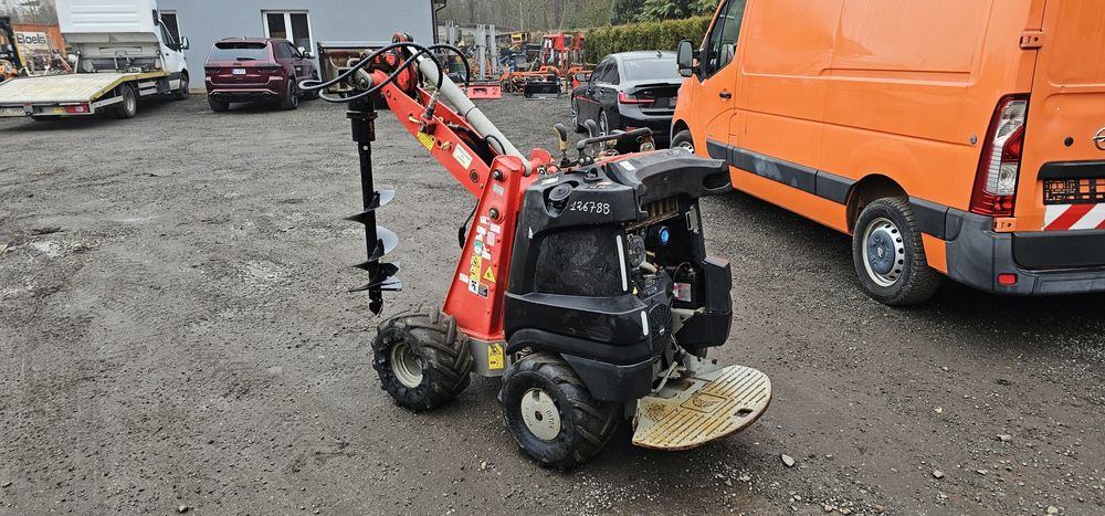Mini ładowarka Ditch Witch Zahn R300 Koparka łańcuchowa wiertnica