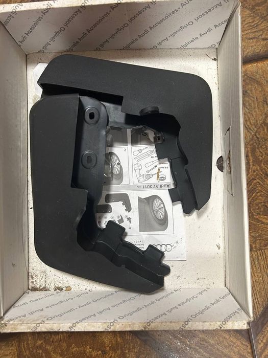 Бризговики передні Audi A7 2011