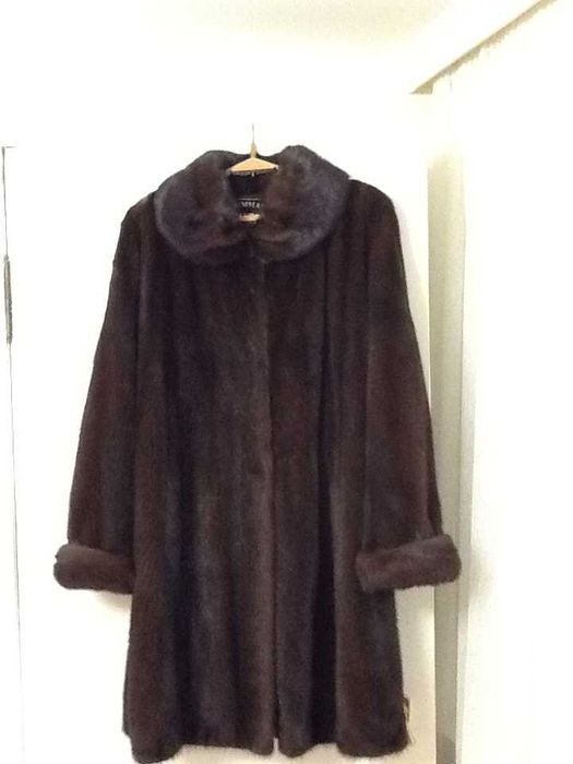 Шикарна норкова шаба  arimami furs італія