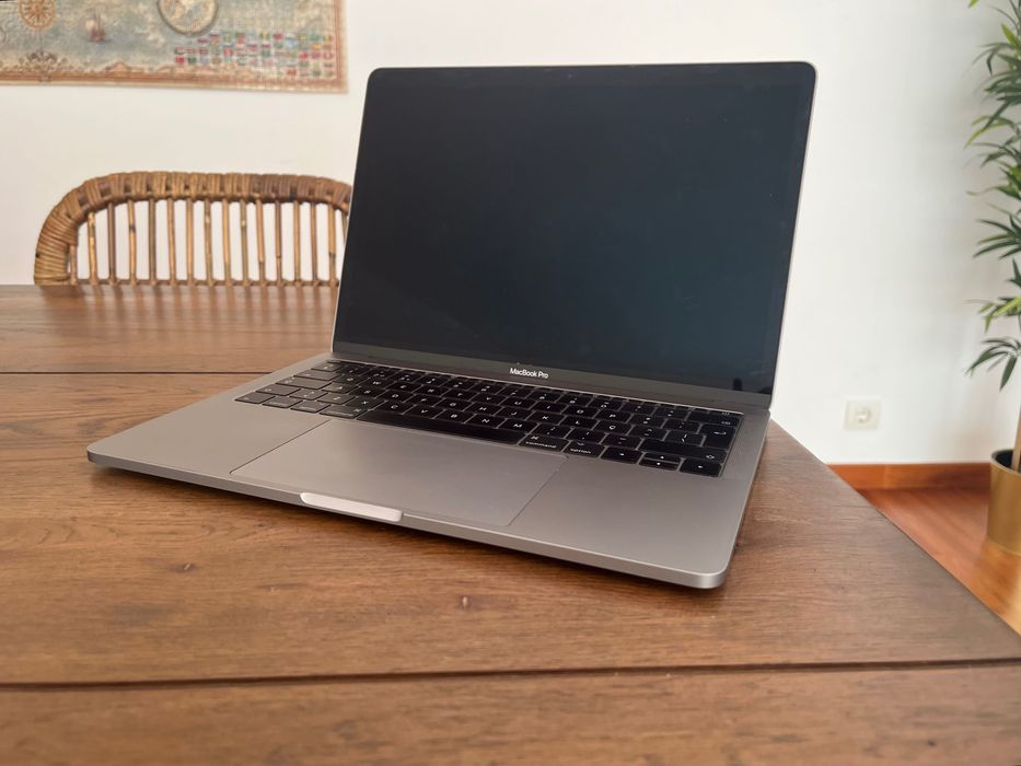 Portátil MacBook Pro 13” (como novo)