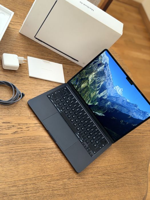 Macbook Air 13 8/256gb M3 , Європа! Стан 10/10