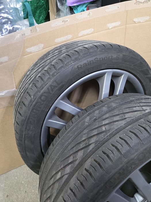 Pneus 225/45/17 Uniroyal