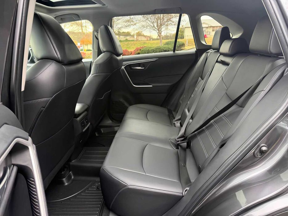 Toyota RAV4      2023