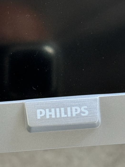 Televisao Phillips branca nova