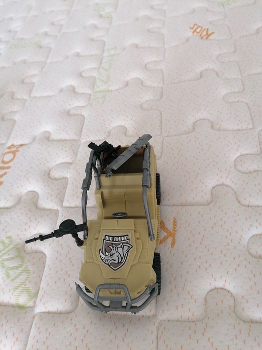 Carros da tropa diversos