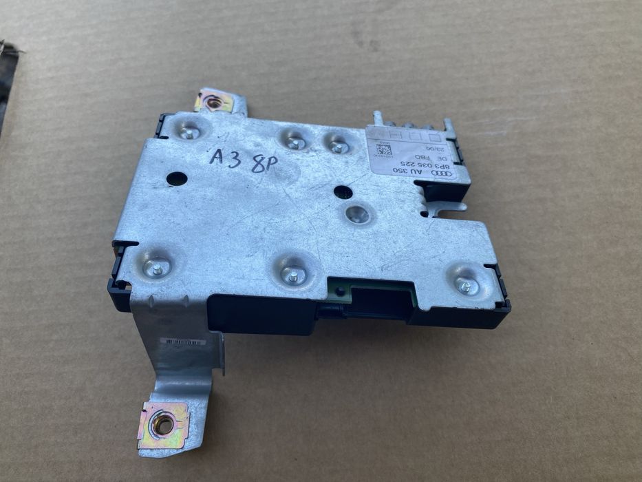 Audi a3 8p wzmacniacz antenowy 8P3.035.225