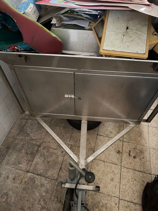 Carro de venda ambulante com reboque e avançado