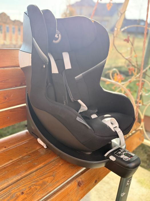 Продам автокрісло Cybex з базою Ізофікс