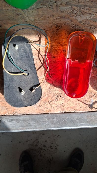 Lampy tylne do syreny.