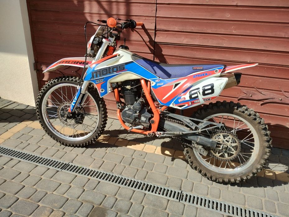 Cross xmotos 250 ZADBANY