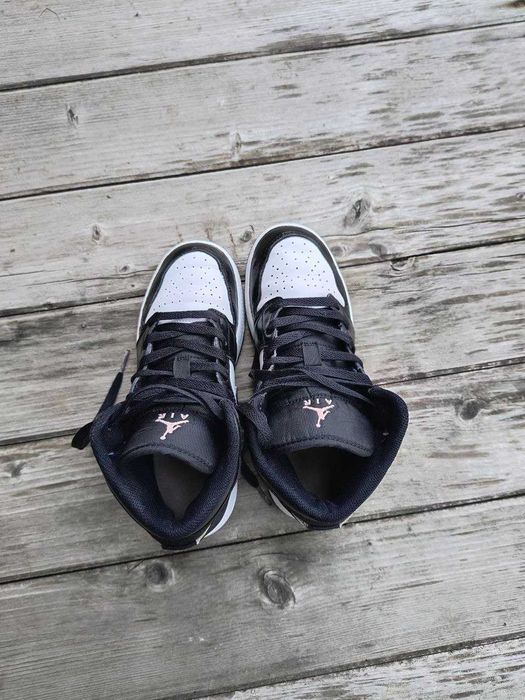 Jordan. Стильні кросівки.  Чудові високі кросівки. Nike Air Jordan.