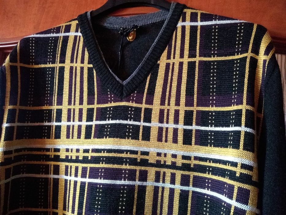NOWY  Made in Italy, Elegancki męski sweter, 50% Merino, Rozmiar M/L
