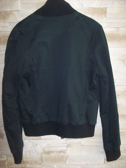 H&M czarna krotka kurtka przejsciowa-38