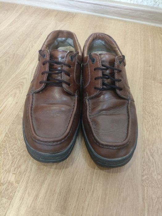 Продам черевики Clarks і мокасини Padders