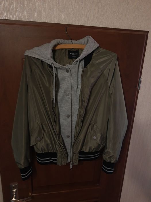 Kurtka jesienna , S/M, stan bardzo dobry.