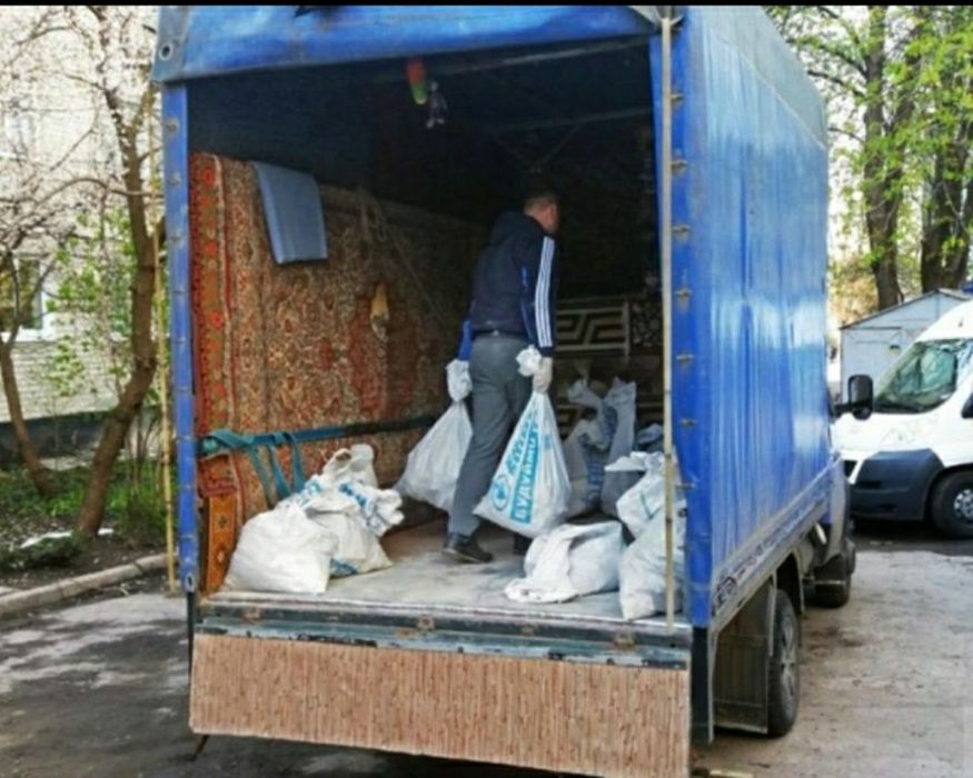 Вывоз мусора старой мебели , уборка територий