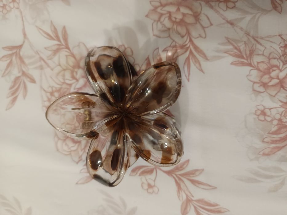 Spinka do włosów hit viral kwiat klamra