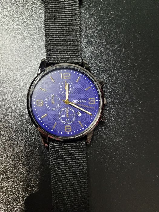 Zegarek męski z niebieską tarczą pasek z materiału z bransoletami