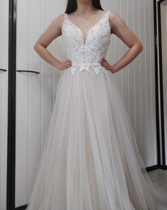 Zjawiskowa sukienka ślubna nowa z metką