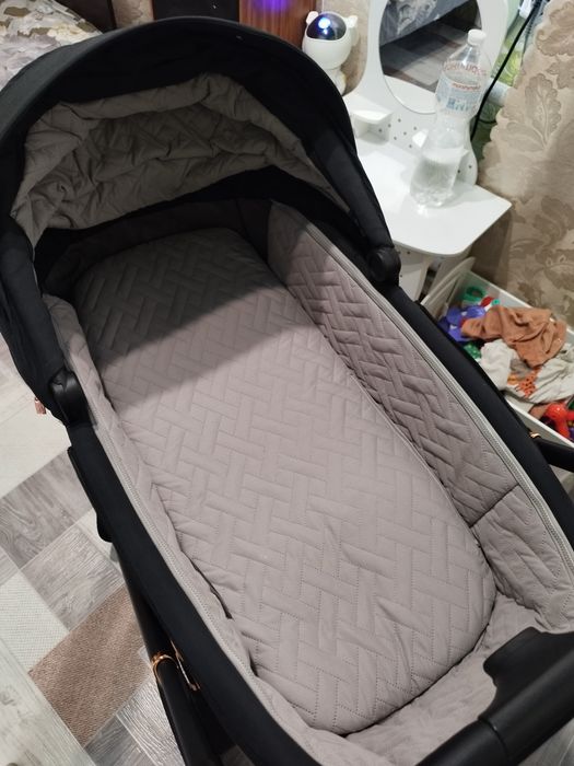 Продам візок 2 в 1 Carello