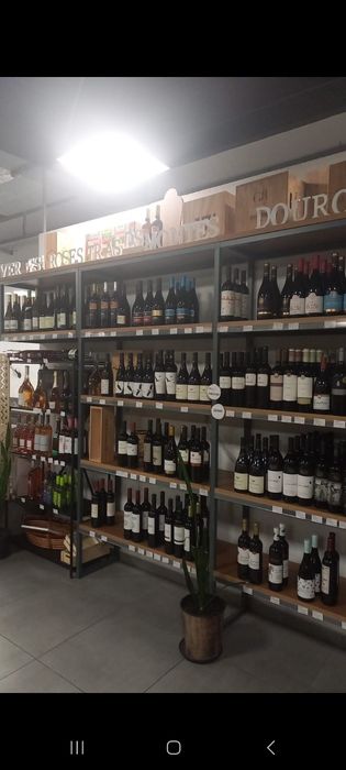 Móvel de garrafeira