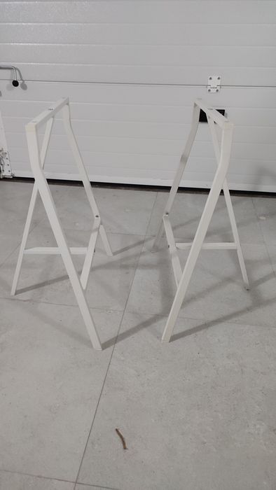 Cavaletes metálicos IKEA
