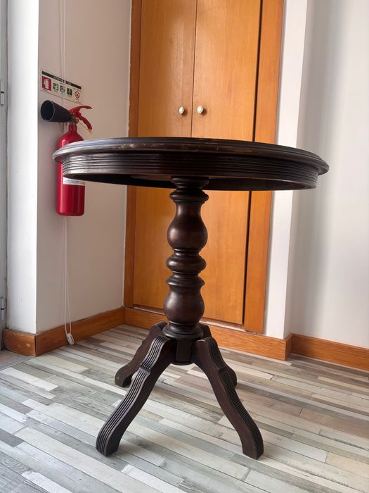 Mesa antiga pé de galo