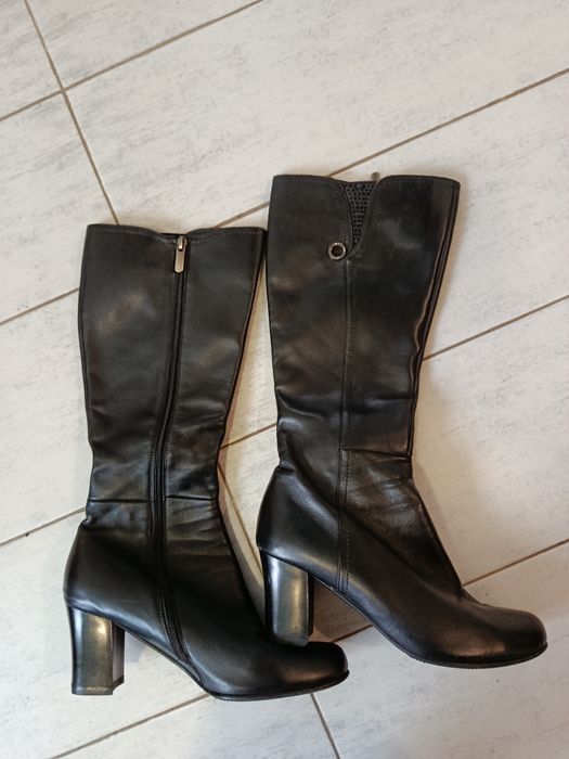 Сапожки жіночі чоботи