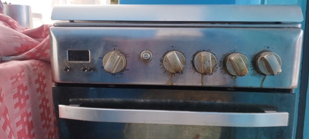 Продам плиту газову Hotpoint Aristone