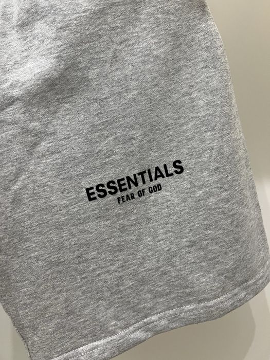 Шорти Essentials