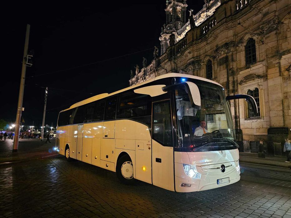Wynajem komfortowe autokary nowe busy Toruń przewozy TORUNSKIBUS.PL