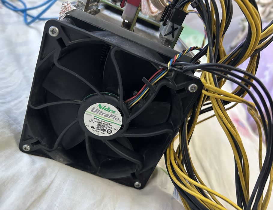 Асік Antminer S9 13.5T з блоком живлення робочий