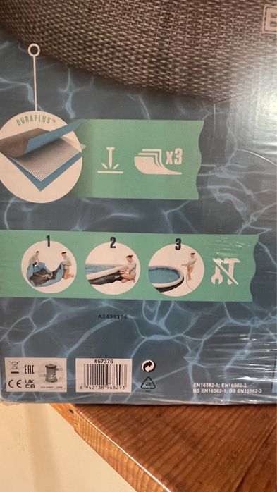 Piscina nova, nunca utilizada