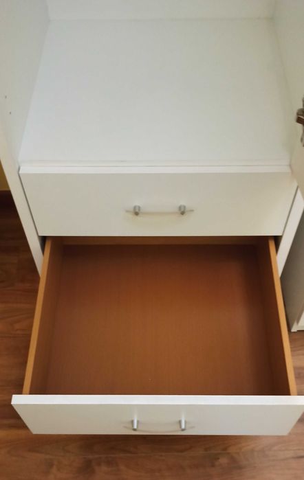 Roupeiro branco de 1 porta