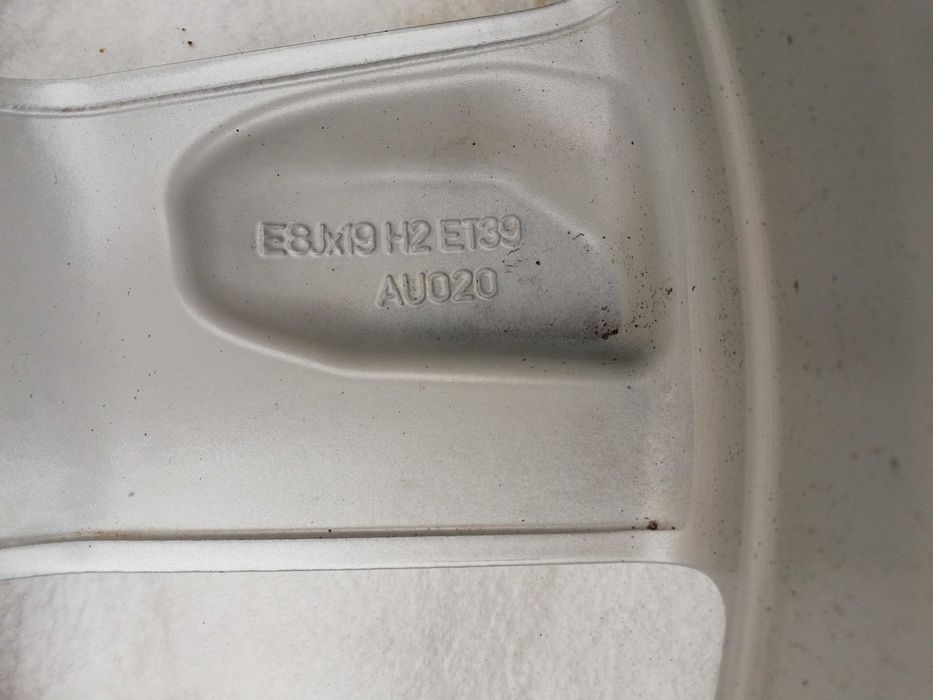 Felgi AUDI Q5 8"x19" ET39