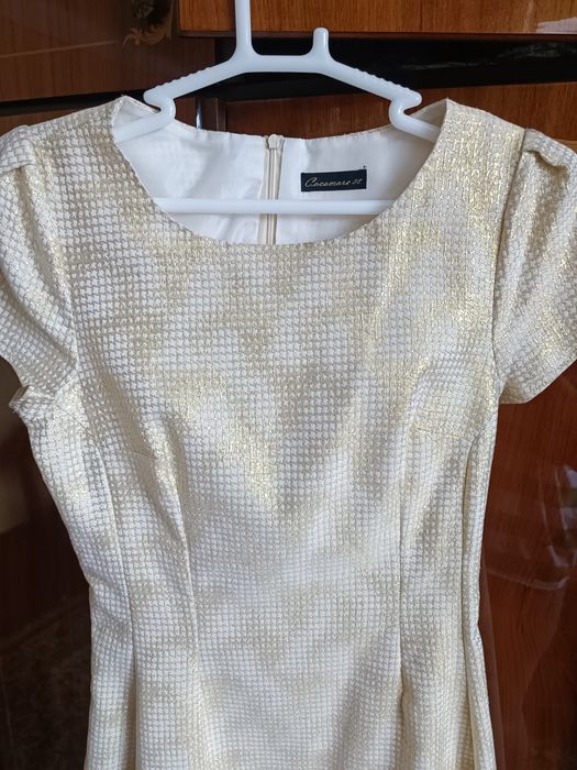 Жіноче плаття з золотою люрексною ниткою, розмір 38