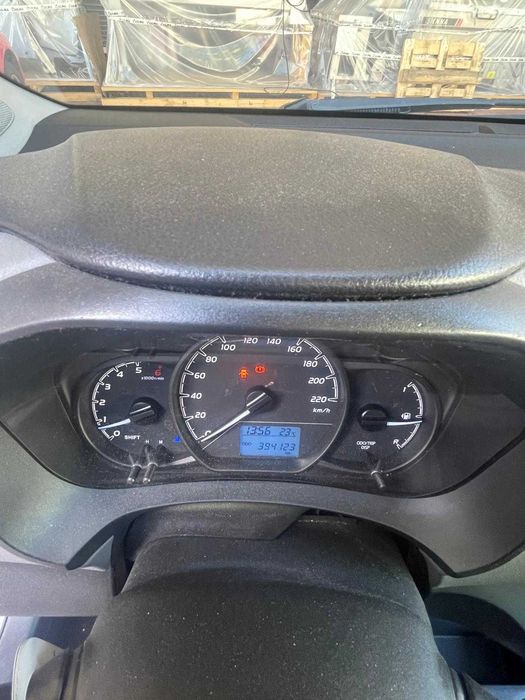 Toyota Yaris Comercial 1.0 – Branco – Económico e Fiável
