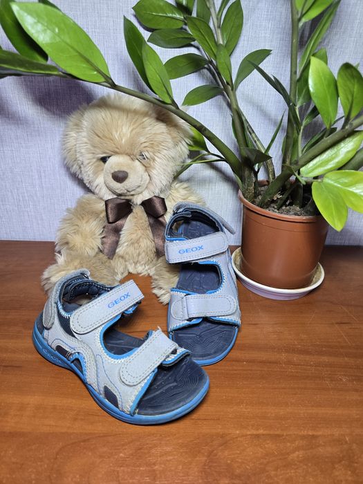 Босоножки, сандали, сандалии на мальчика Geox. Р. 27, стелька 17 см.