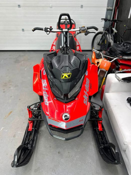 Skuter śnieżny - SkiDoo Summit 850 E-Tec SHOT 2019 rok