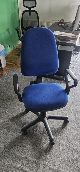 Fotel biurowy niebieski materiałowy