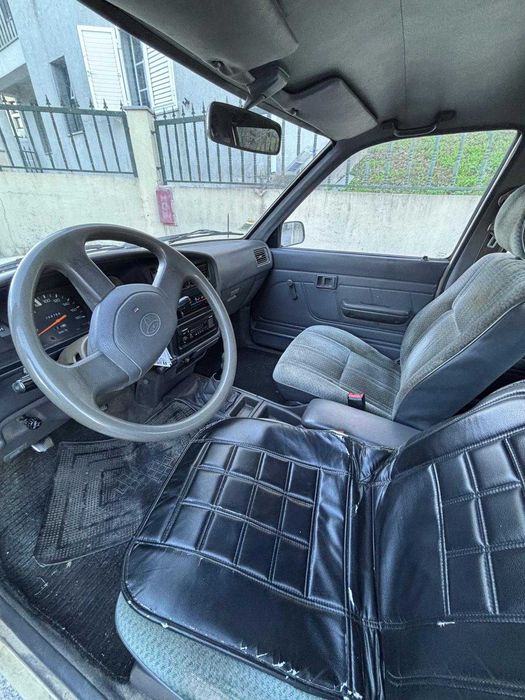 Toyota hilux 5 lugares