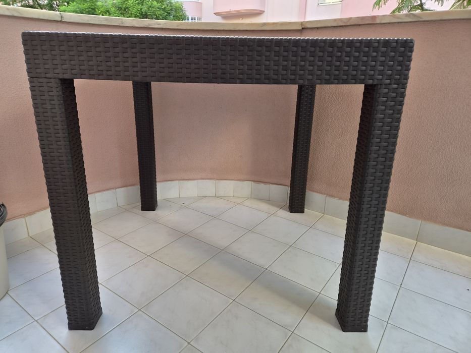 Mesa jardim/varanda