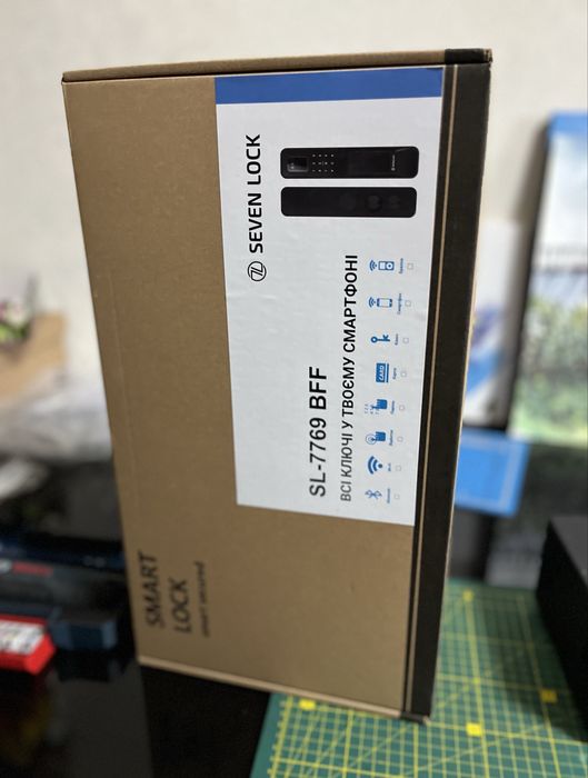 Розумний замок SEVEN LOCK SL-7769BF black (Врізна частина 6068)