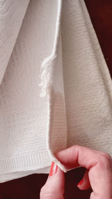 Покрывало белое на диван