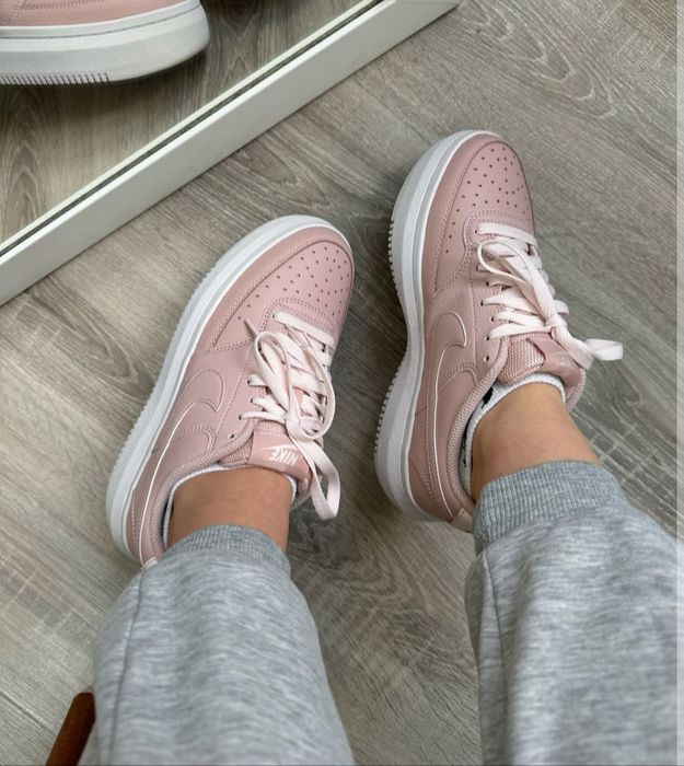 Жіночі кеди Nike