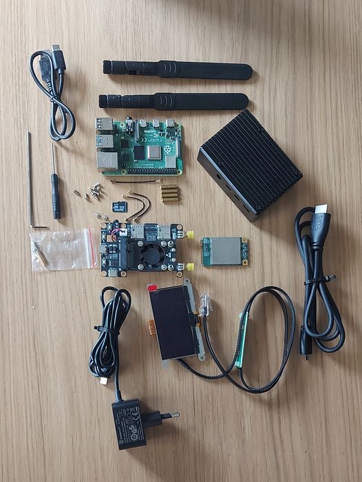 Profesjonalny zestaw - Raspberry Pi 4B 4GB – kompletny zestaw z modemem 4G LTE Quectel EC25-E i akcesoriami