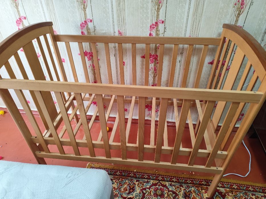 Продам дитяче ліжко в гарному стані